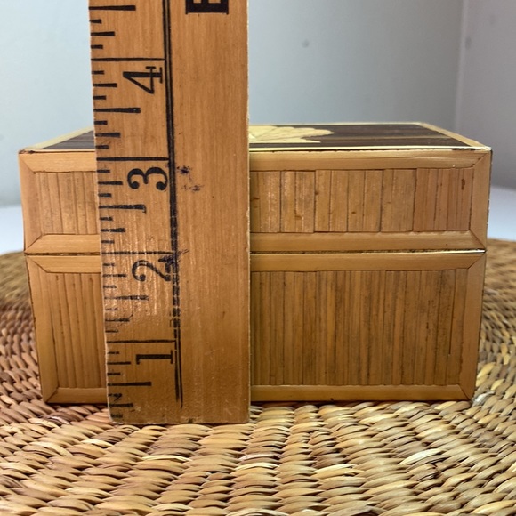 Vintage Mid Century Modern Sea Sea Shell Inlayed Jewelry Trinket Box - Picture 8 of 10